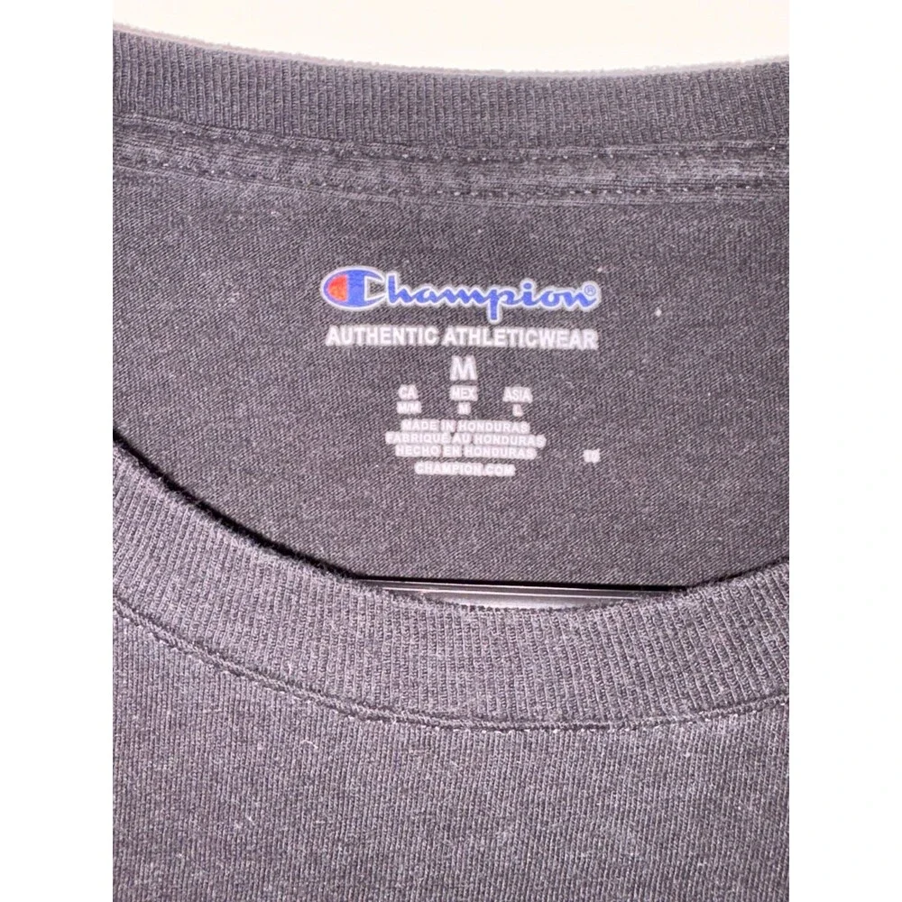 Champion Men’s Medium GUC T-shirt - Picture 4 of 4